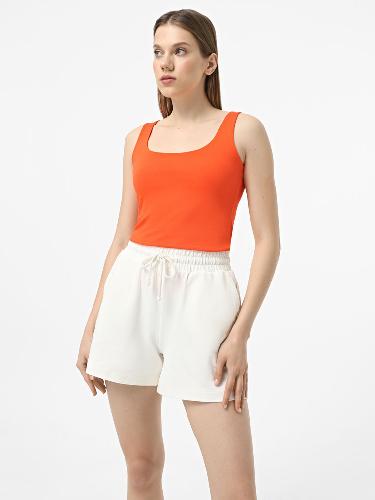 T-shirt with wide brims Color: Orange