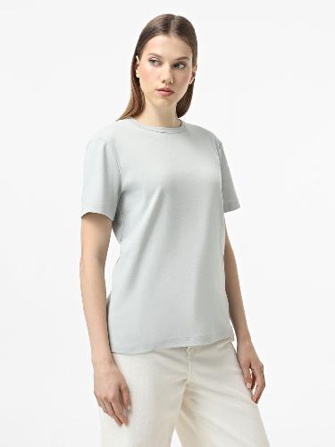 T-shirt Color: Light gray