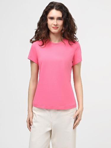 T-shirt Color: Pink