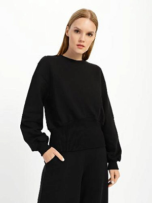 Sweater color: Black
