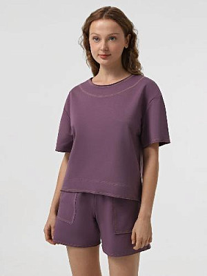 T-shirt color: Purple