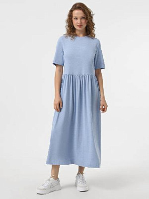 Dress color: Light blue