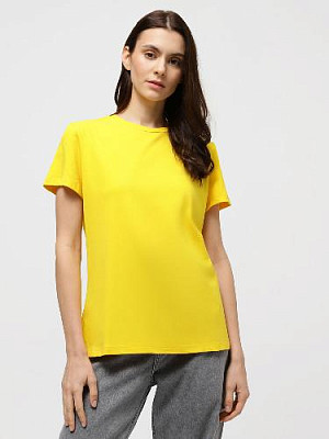 T-shirt color: Yellow