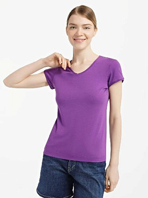 T-shirt with untreated edges color: Purple
