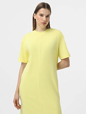 Dress with a slit color: Yellow