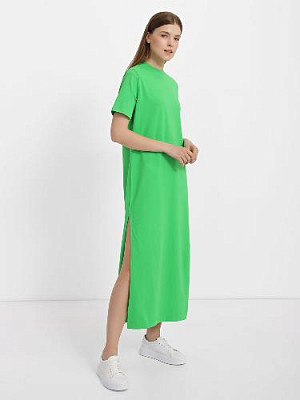 Dress with a slit color: Bright green