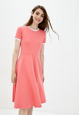 Dress color: Pink