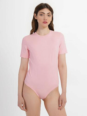 Body T-shirt color: Pink