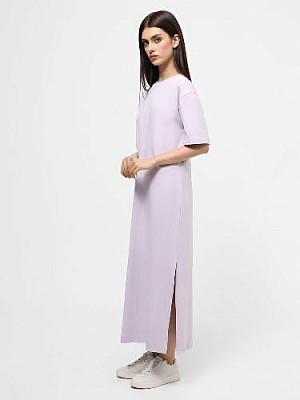 Dress with a slit color: Light lilac
