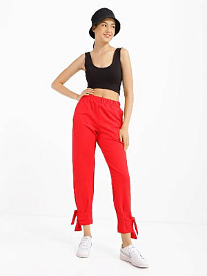 Pants color: Red