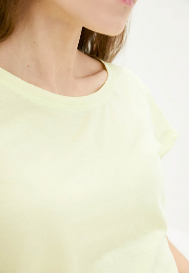 T-shirt with round collar