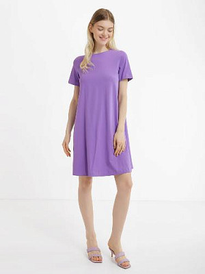 Dress color: Lilac