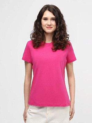 T-shirt color: Bright pink