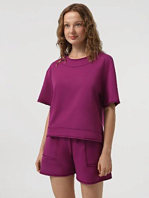 T-shirt color: Fuchsia