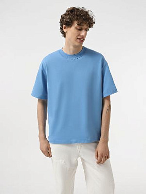 T-shirt color: Light blue
