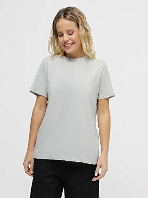 T-shirt color: Light gray
