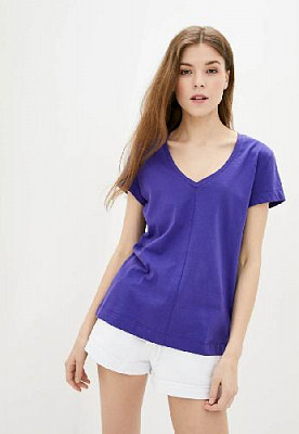 T-shirt of a free cut color: Purple