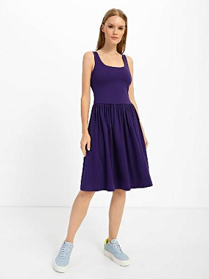 Dress color: Purple