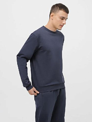 Sweatshirt color: Steel blue