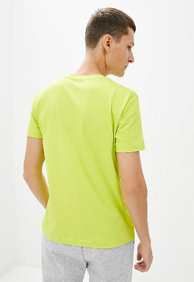 T-shirt color: Green