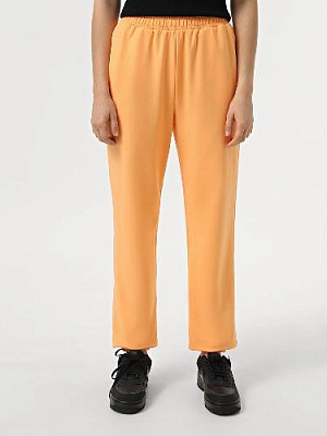 Pants color: Peach