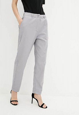 Pants color: Grey