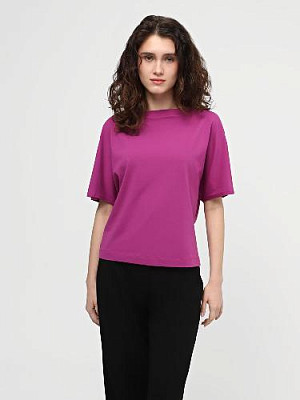 T-shirt color: Fuchsia