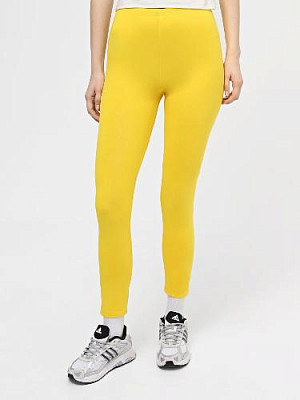 Leggings color: Yellow