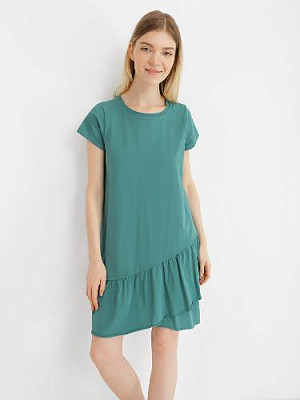 Dress color: Green