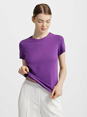 T-shirt color: Purple