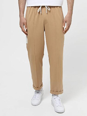 Pants color: Beige