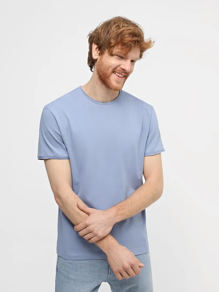 Футболка з необробленими краями