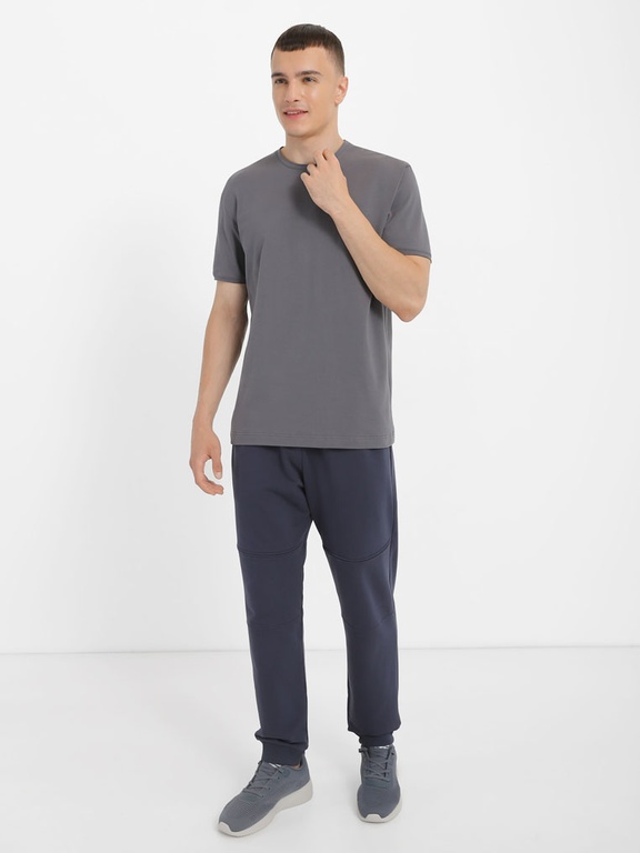 T-shirt with untreated edges