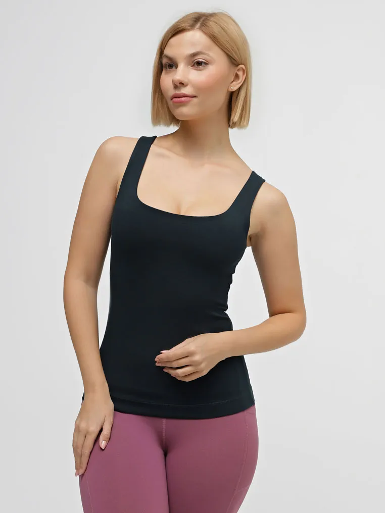 T-shirt with wide brims