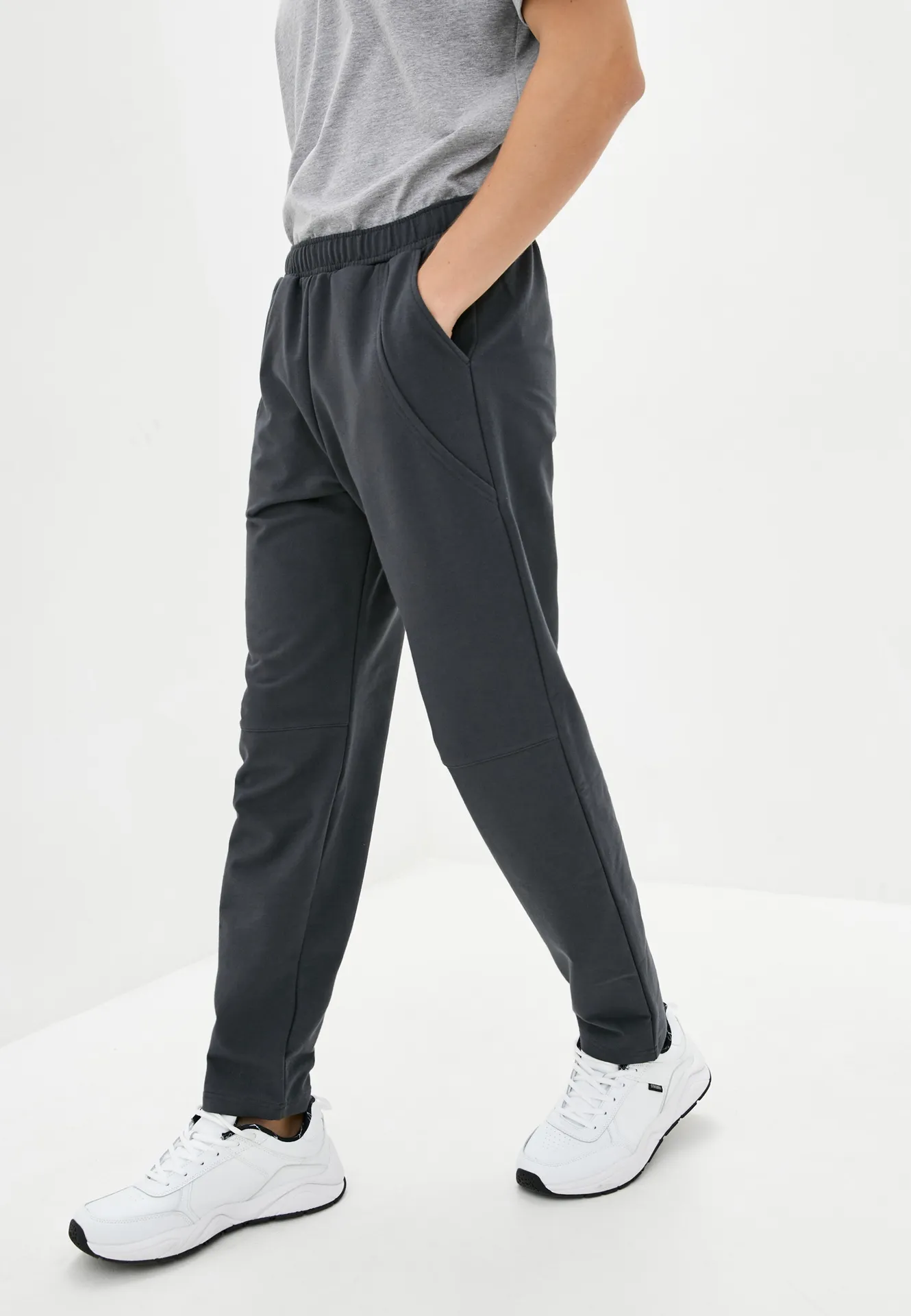 Pants with decorative pockets