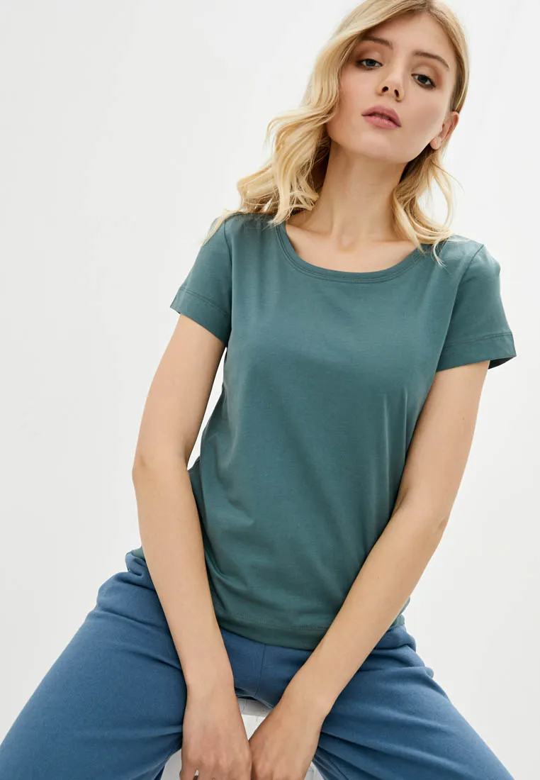 Футболка с круглым воротом