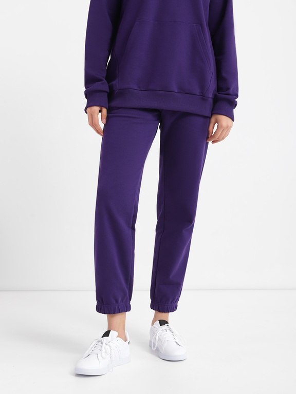 Pants with elastic