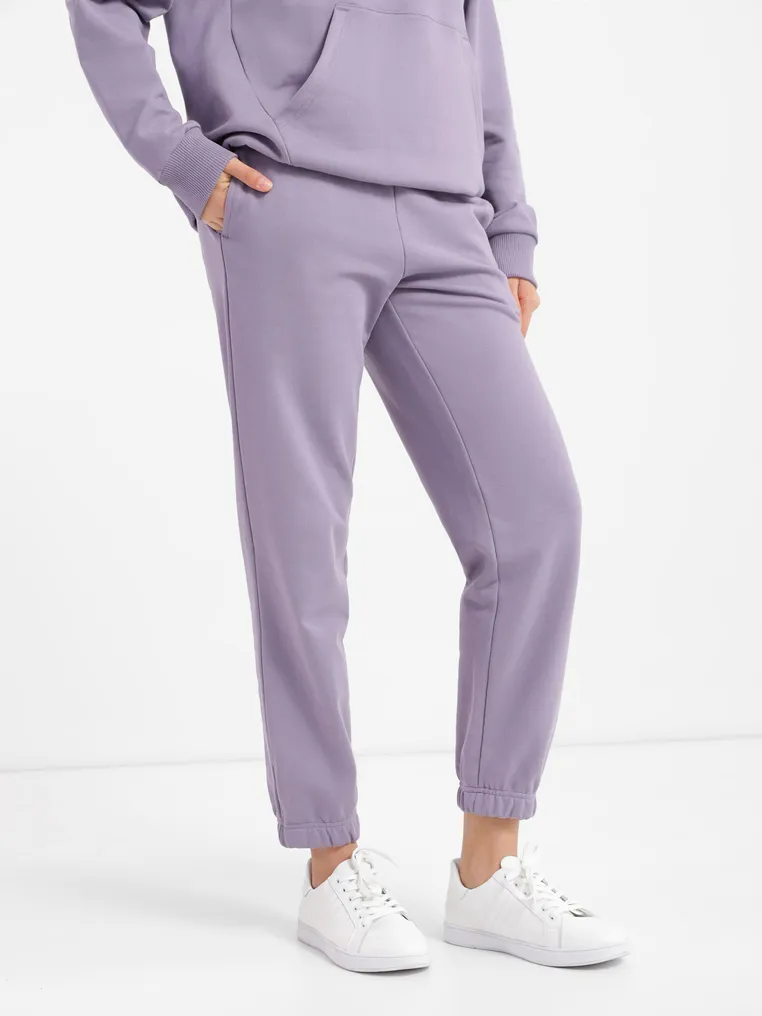 Pants with elastic