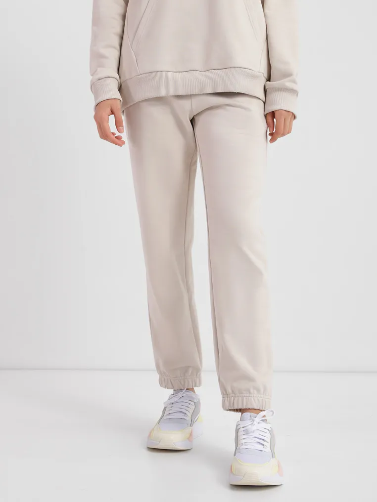 Pants with elastic