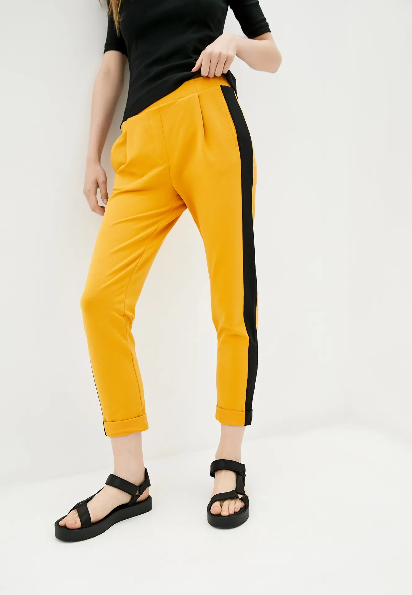 Штани з боковою полоскою