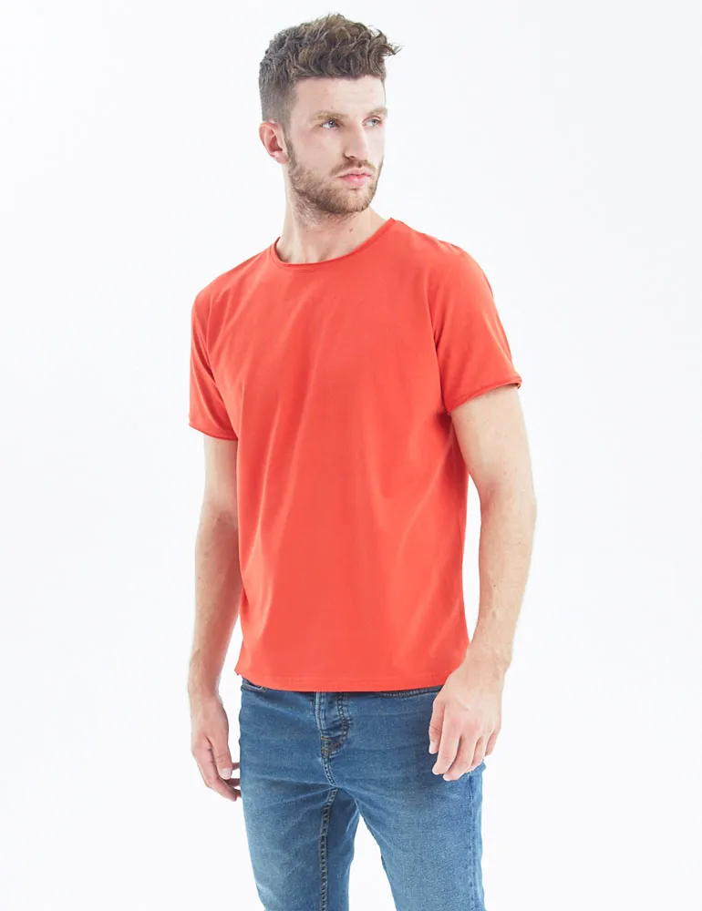 T-shirt with untreated edges