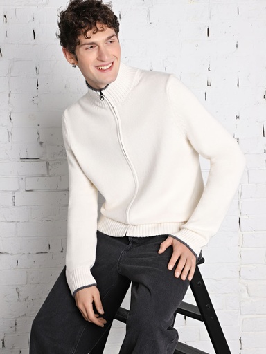 Jumper with a fastener