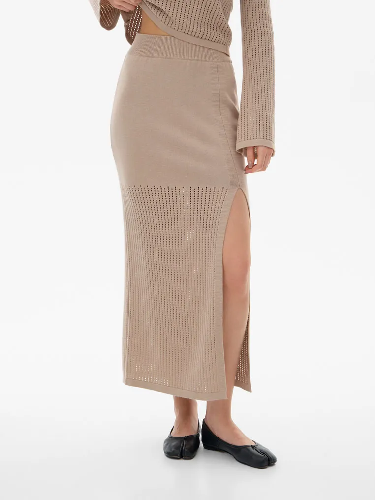 Knitted skirt with split