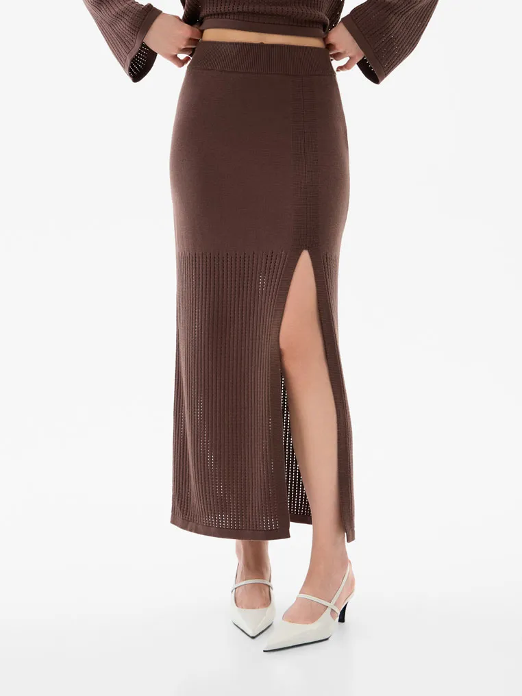 В'язана спідниця з розрізом
