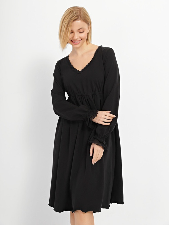 Nightgown with lace