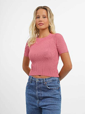 T-shirt is knitted color: Pink